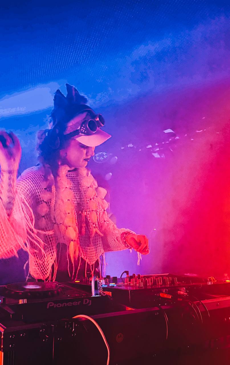 DJ ROJU